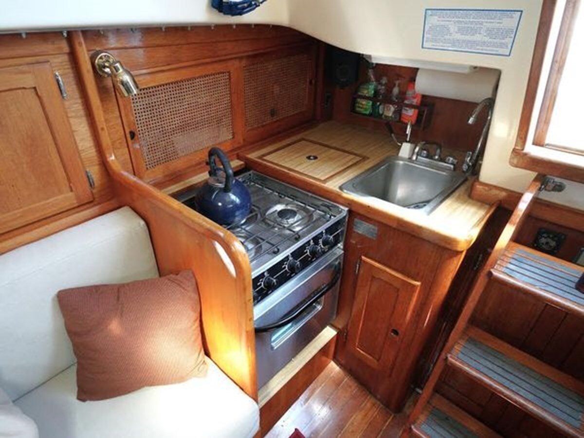 1984-bristol-yachts-31-37d972