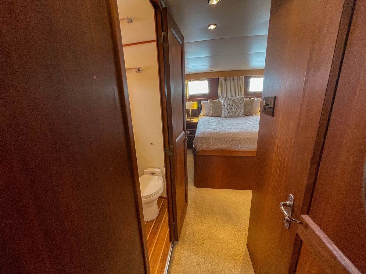 1984-hatteras-53-75fd50