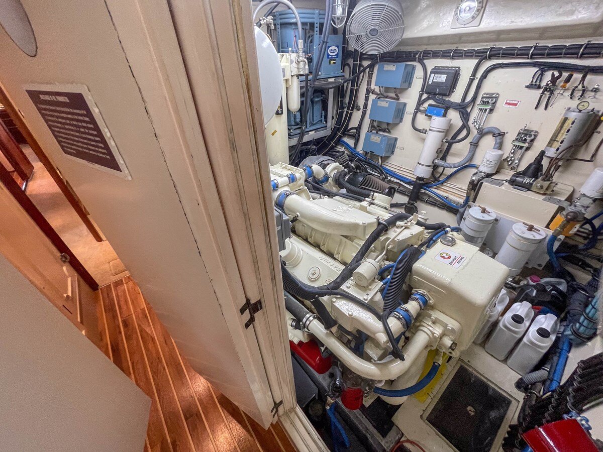 1984-hatteras-53-75fd50