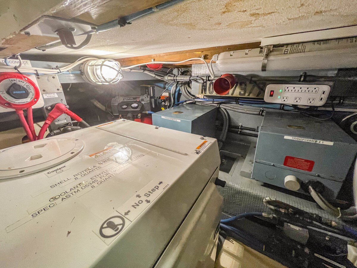 1984-hatteras-53-75fd50