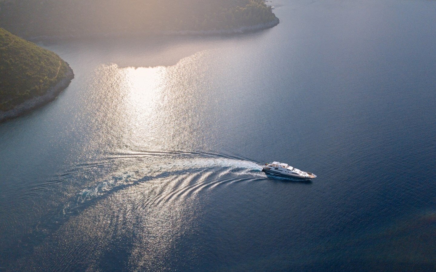 1985 ALALUNGA 108' 4