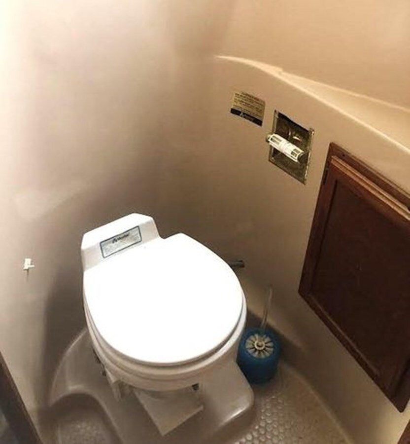 1985-bluewater-yachting-46-a75255