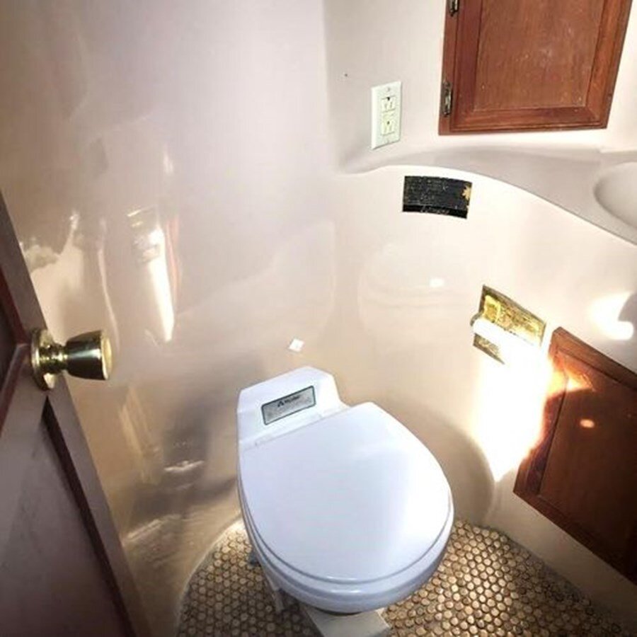 1985-bluewater-yachting-46-a75255