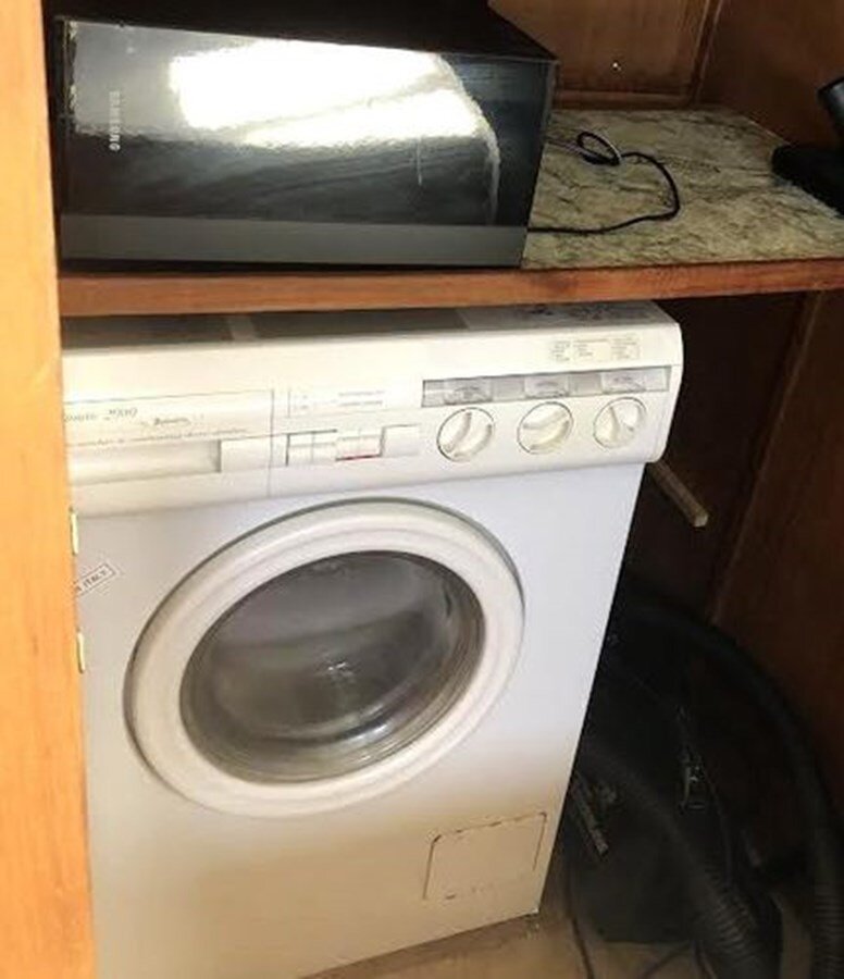 1985-bluewater-yachting-46-a75255