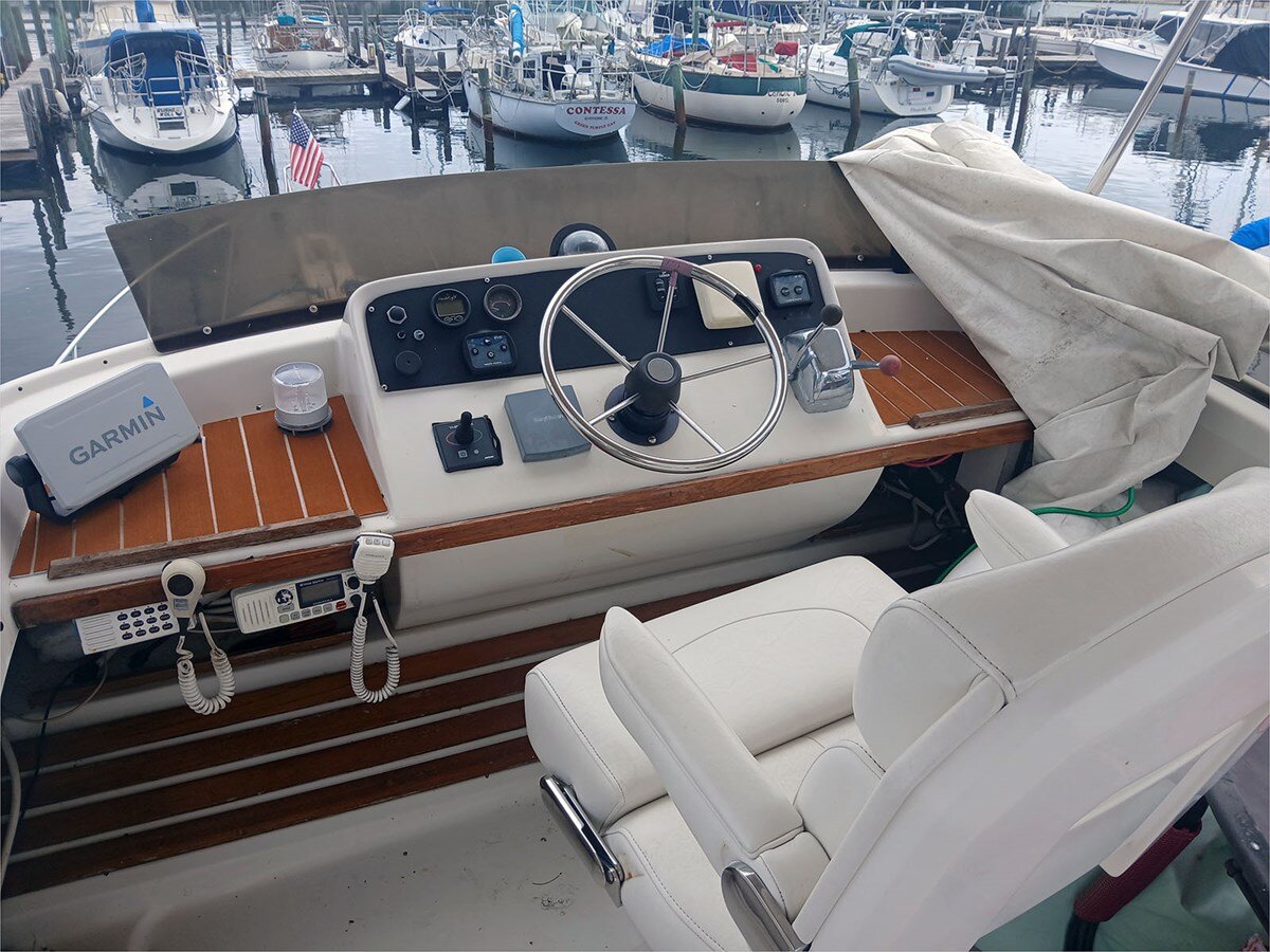 1985-mainship-34-1-cf46ad