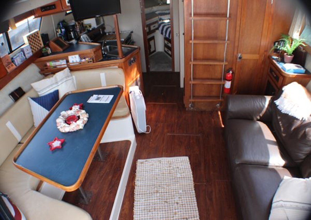 1986-carver-32-2aed6b