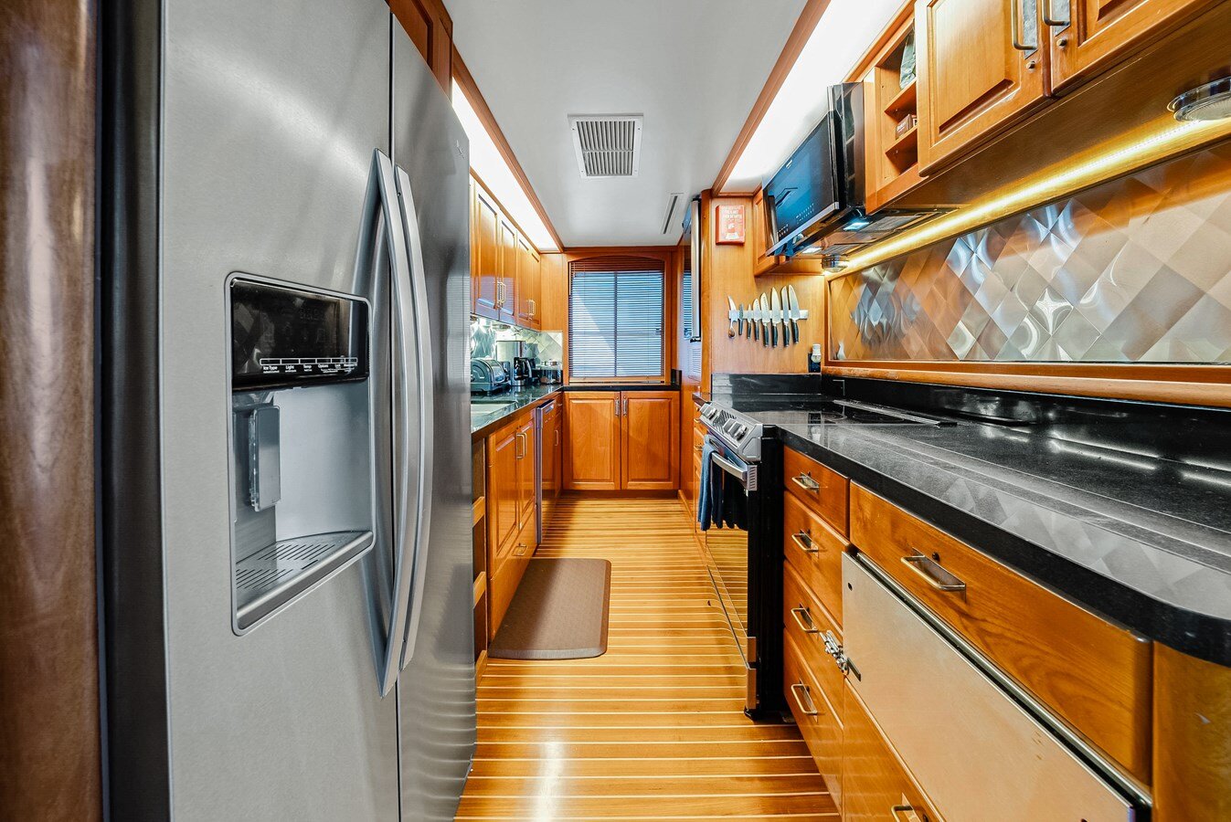 1986-westportchristensen-95-e67142