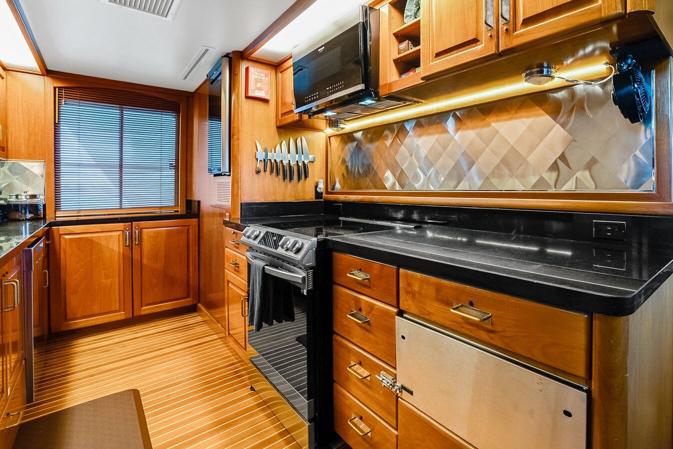 1986-westportchristensen-95-e67142