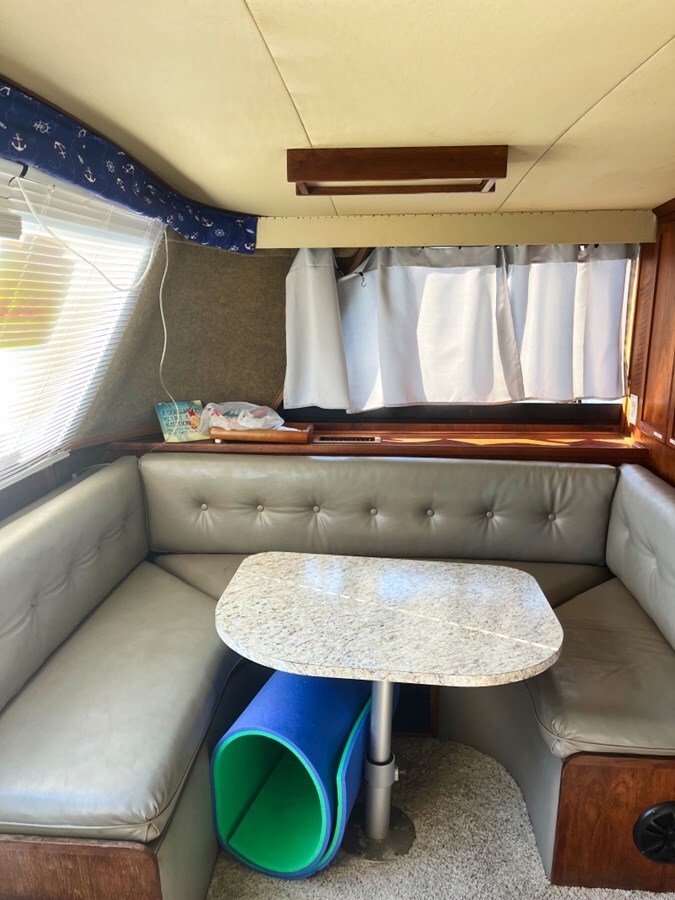 1987-blue-water-42-6-d9dbdd