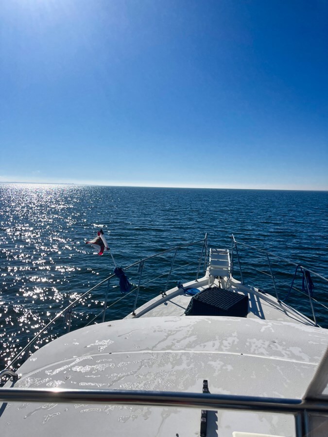 1987-blue-water-42-6-d9dbdd