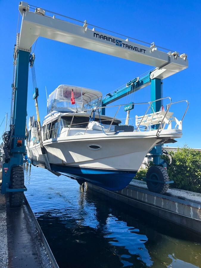 1987-blue-water-42-6-d9dbdd