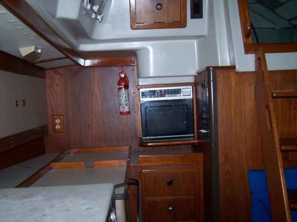 1988-c-c-yachts-41-63a189