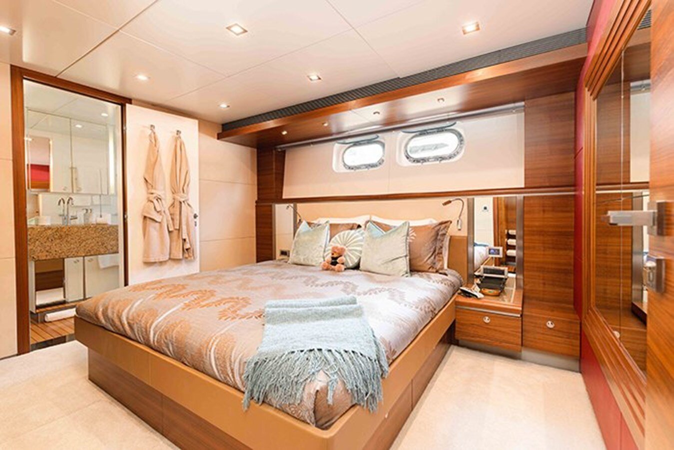 1988 HEESEN YACHTS 125'