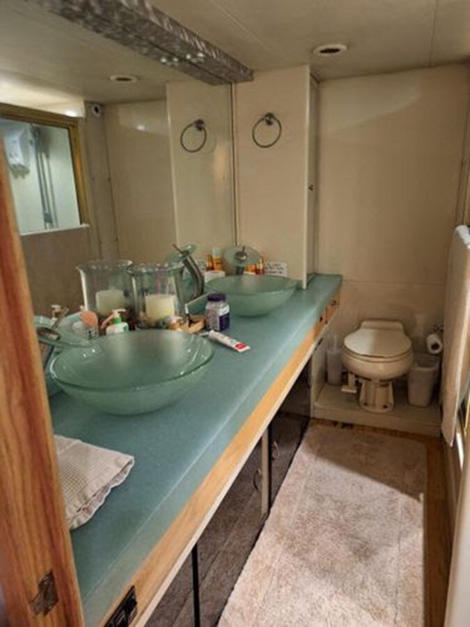 1988-viking-69-5-f73f13