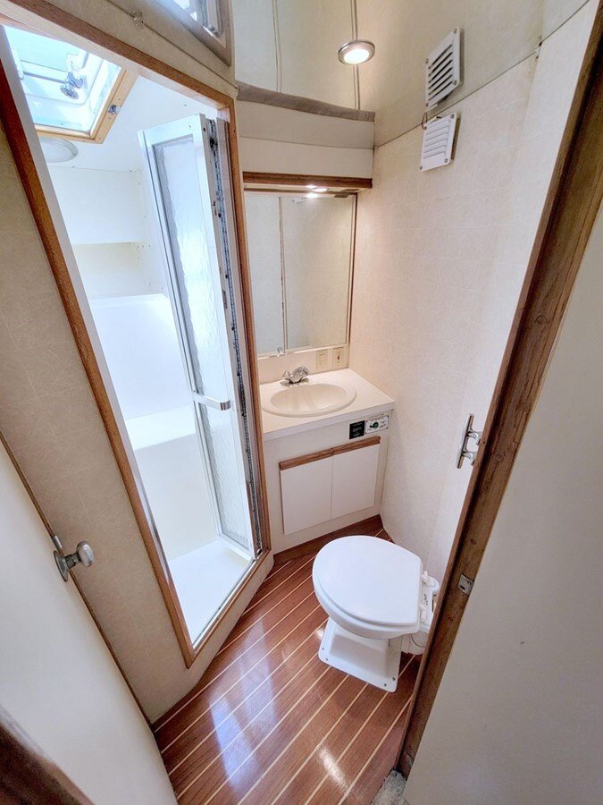 1989-bertram-50-3a88f3