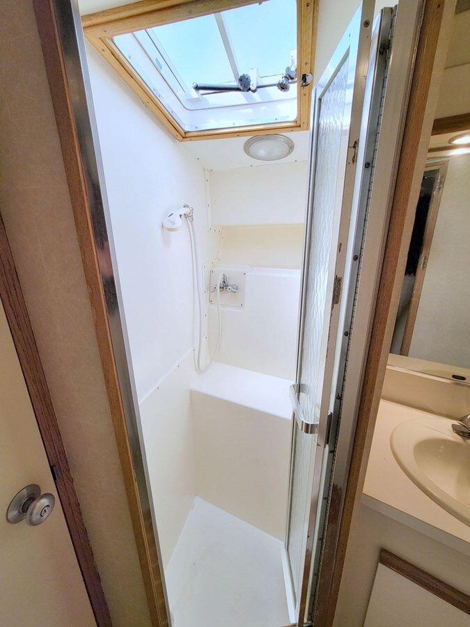 1989-bertram-50-3a88f3