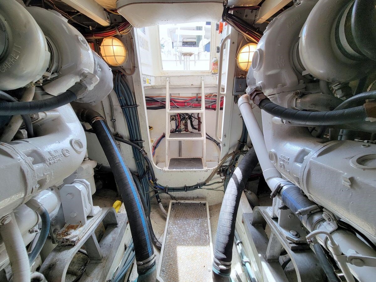 1989-bertram-50-3a88f3