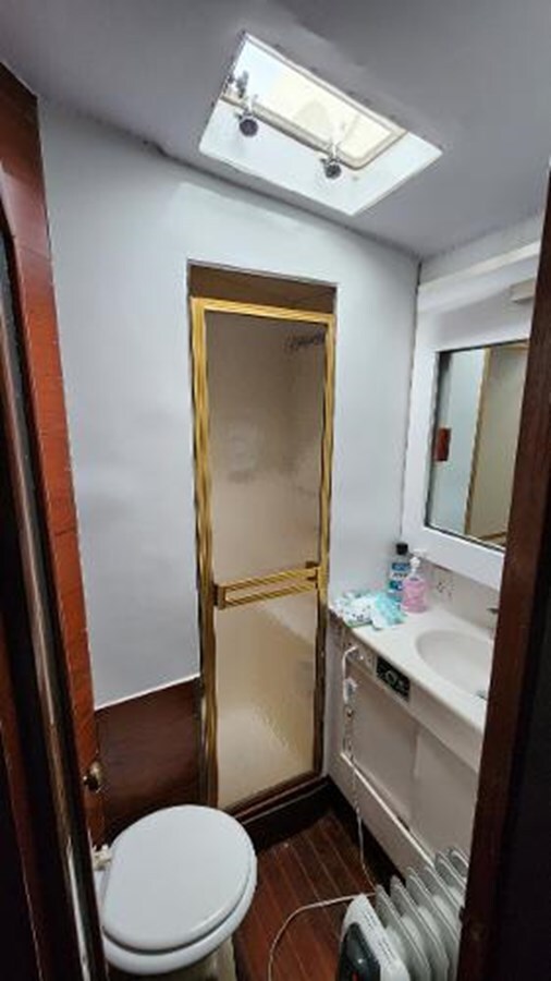 1989-ocean-yachts-55-9-d8dbef