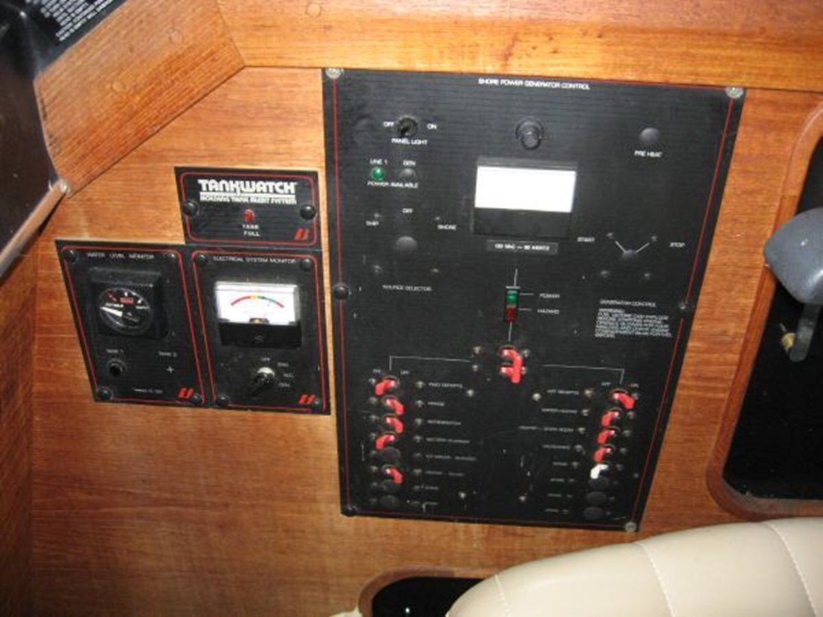 1990-bayliner-35-228ae7