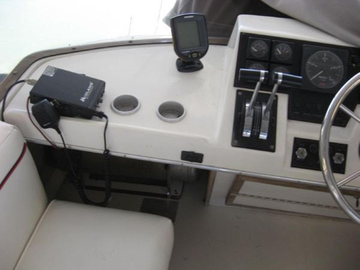 1990-bayliner-35-228ae7