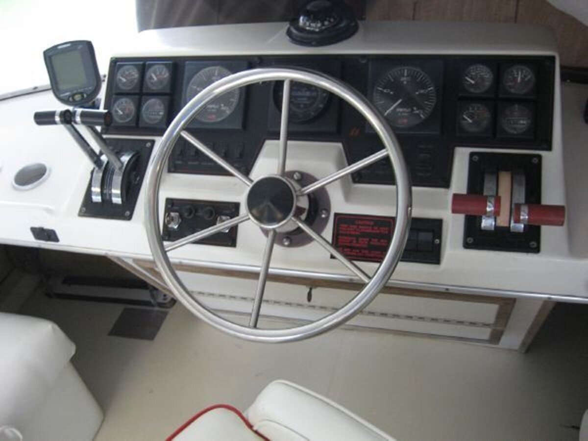 1990-bayliner-35-228ae7