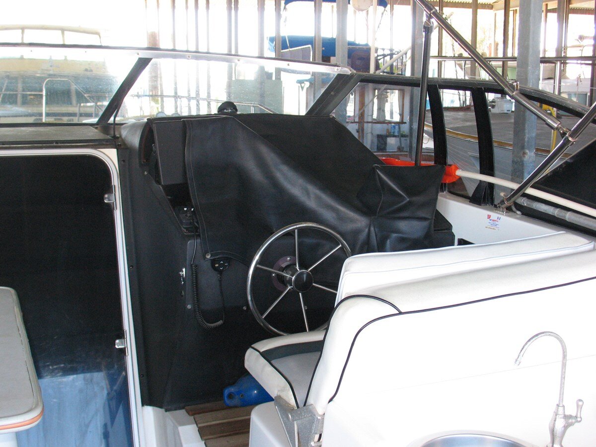 1990-bayliner-37-63f1c8