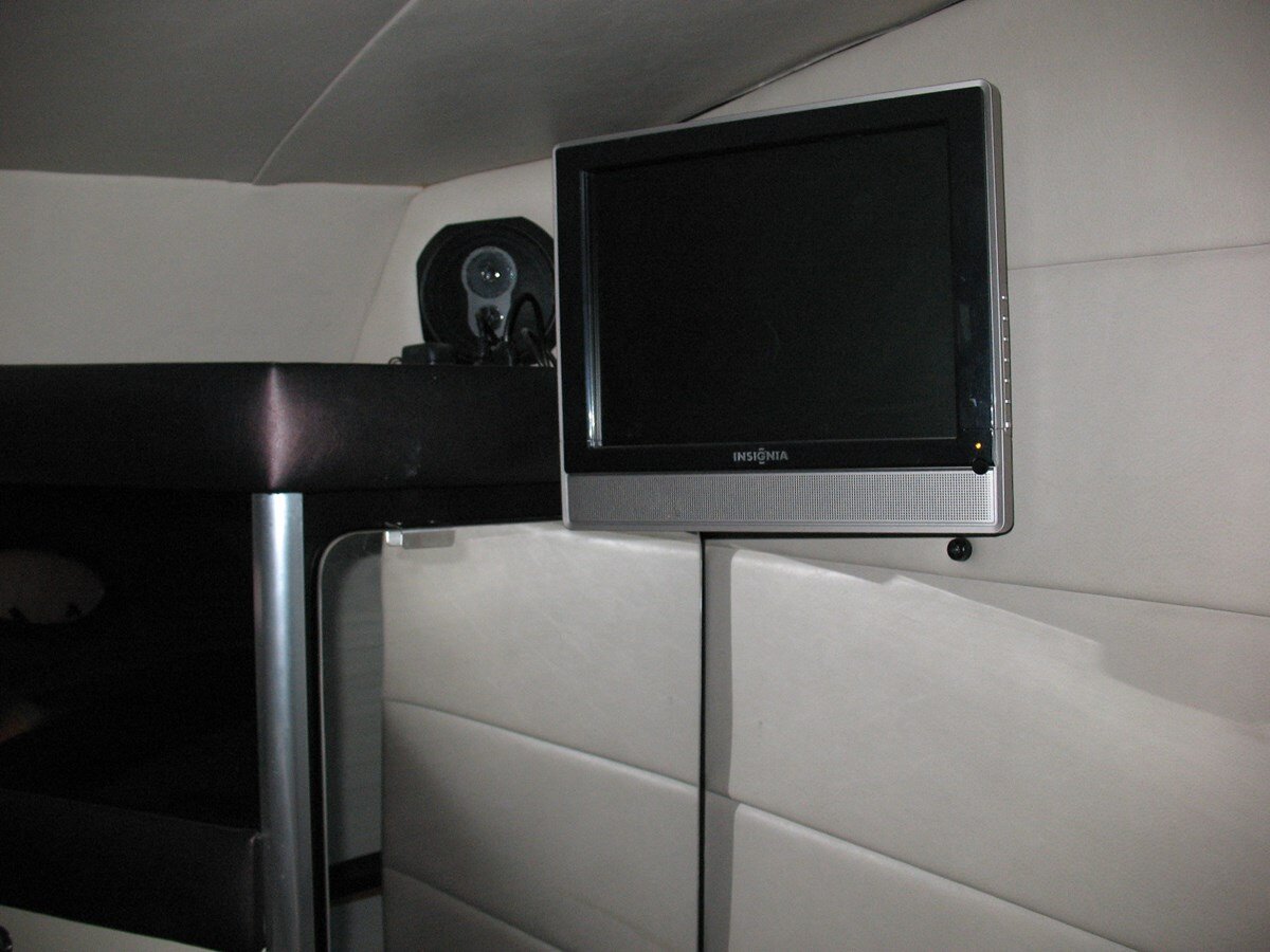 1990-bayliner-37-63f1c8