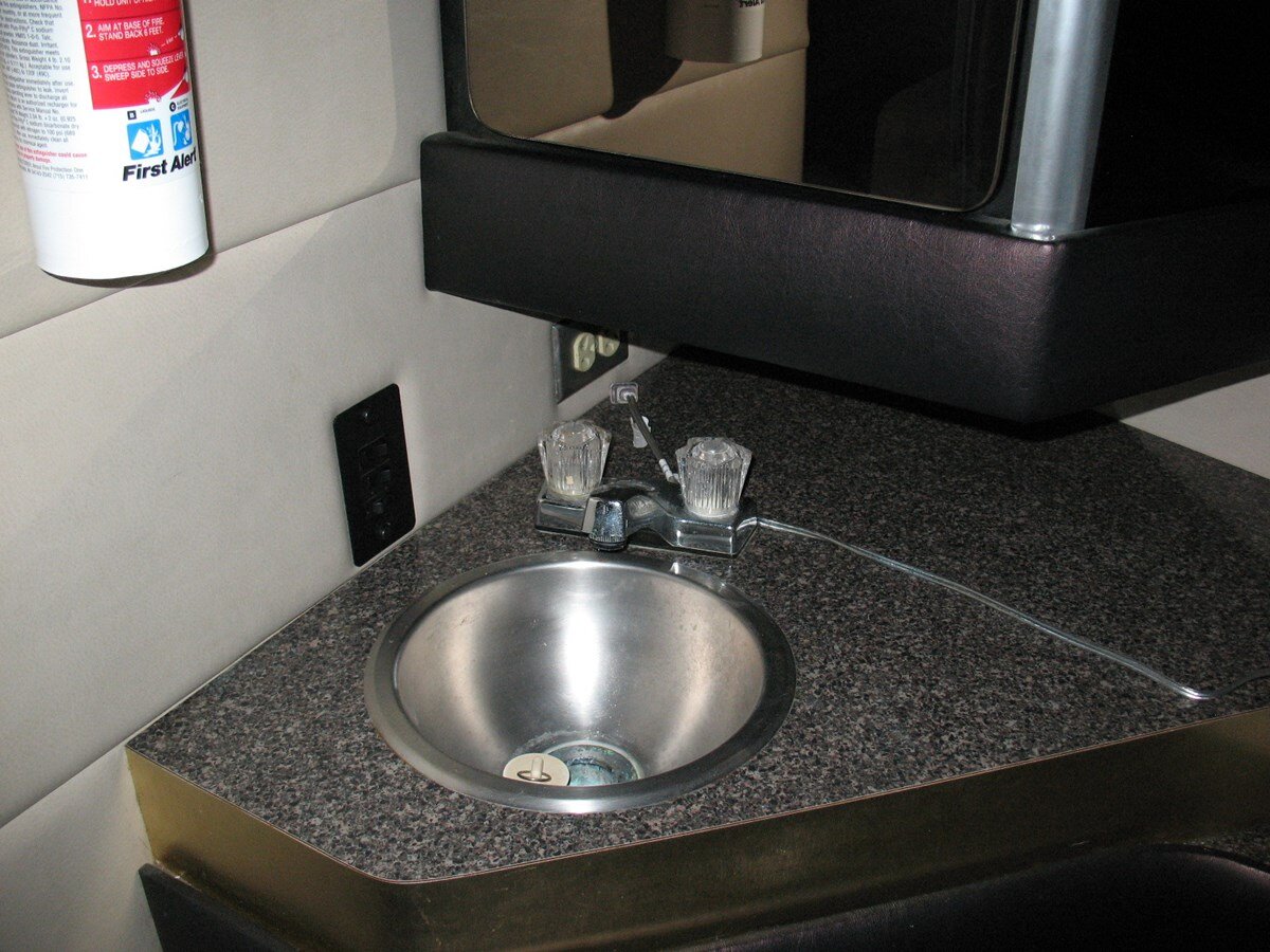 1990-bayliner-37-63f1c8