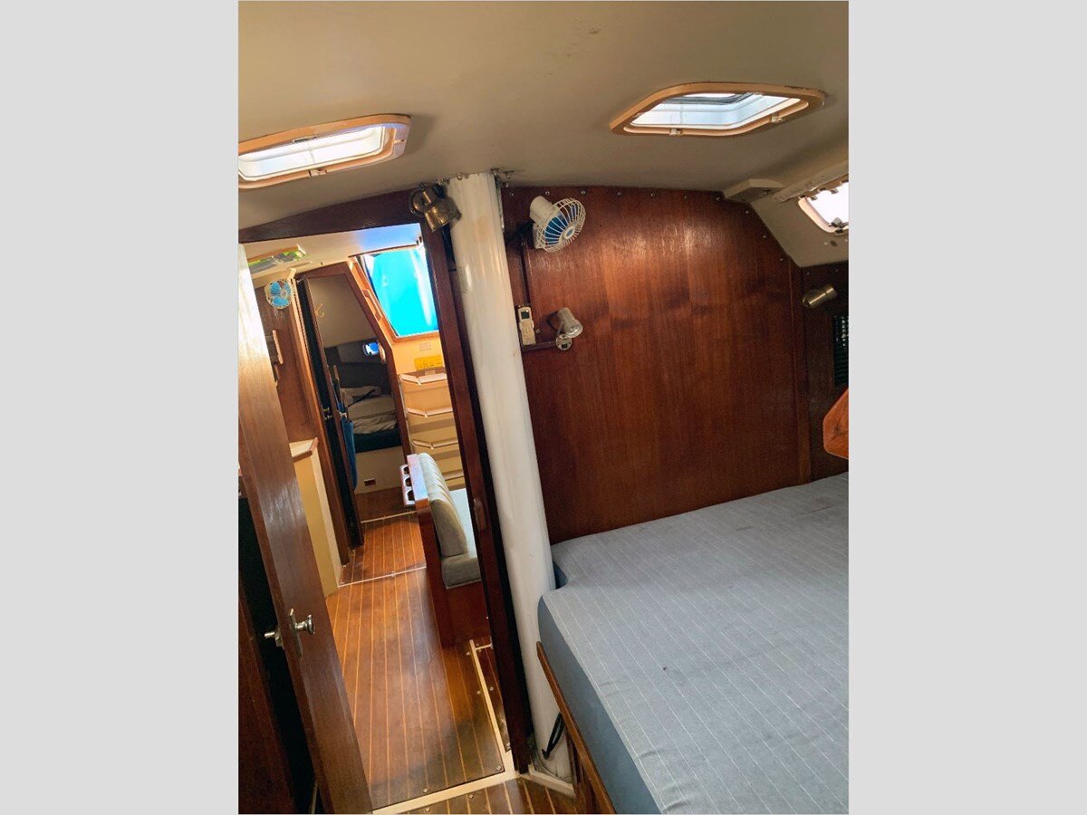 1990-catalina-42-1-017faa