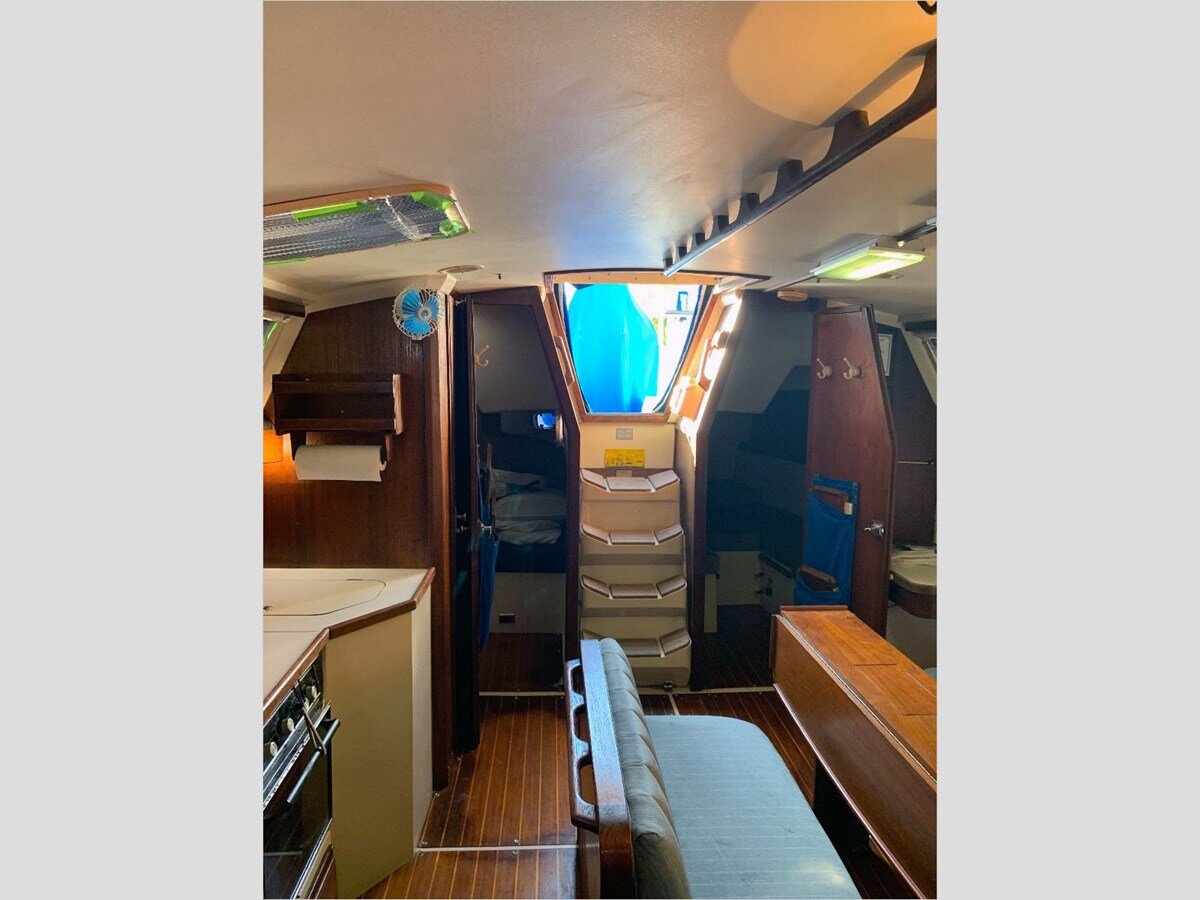 1990-catalina-42-1-017faa