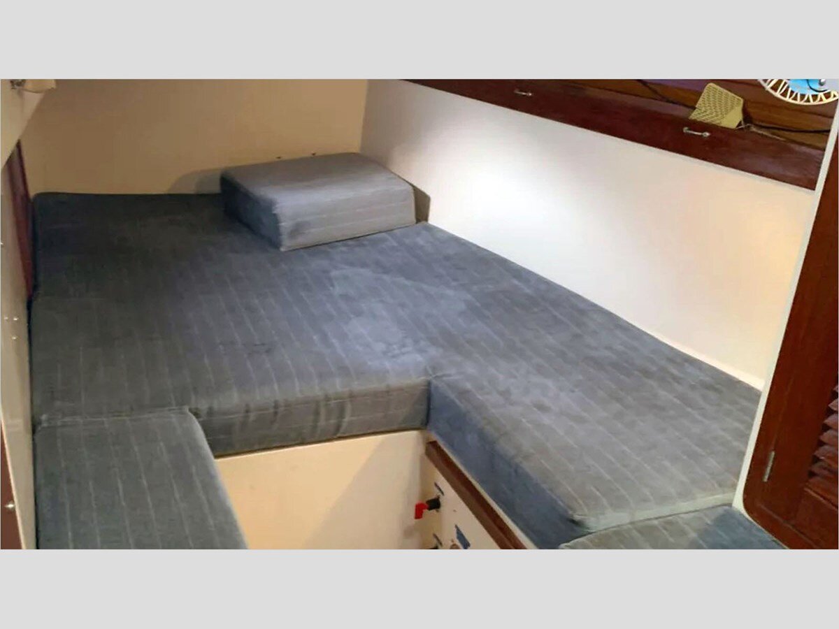 1990-catalina-42-1-017faa