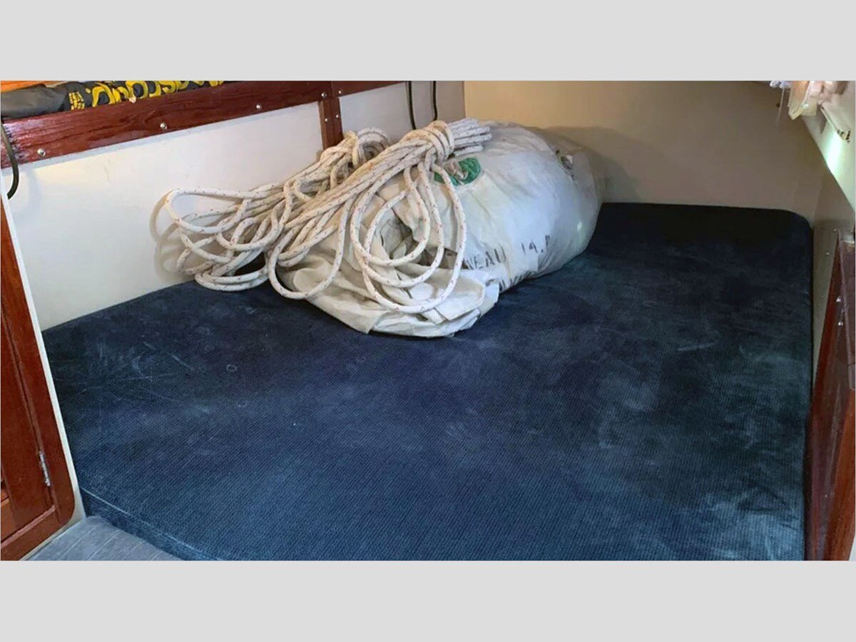 1990-catalina-42-1-017faa