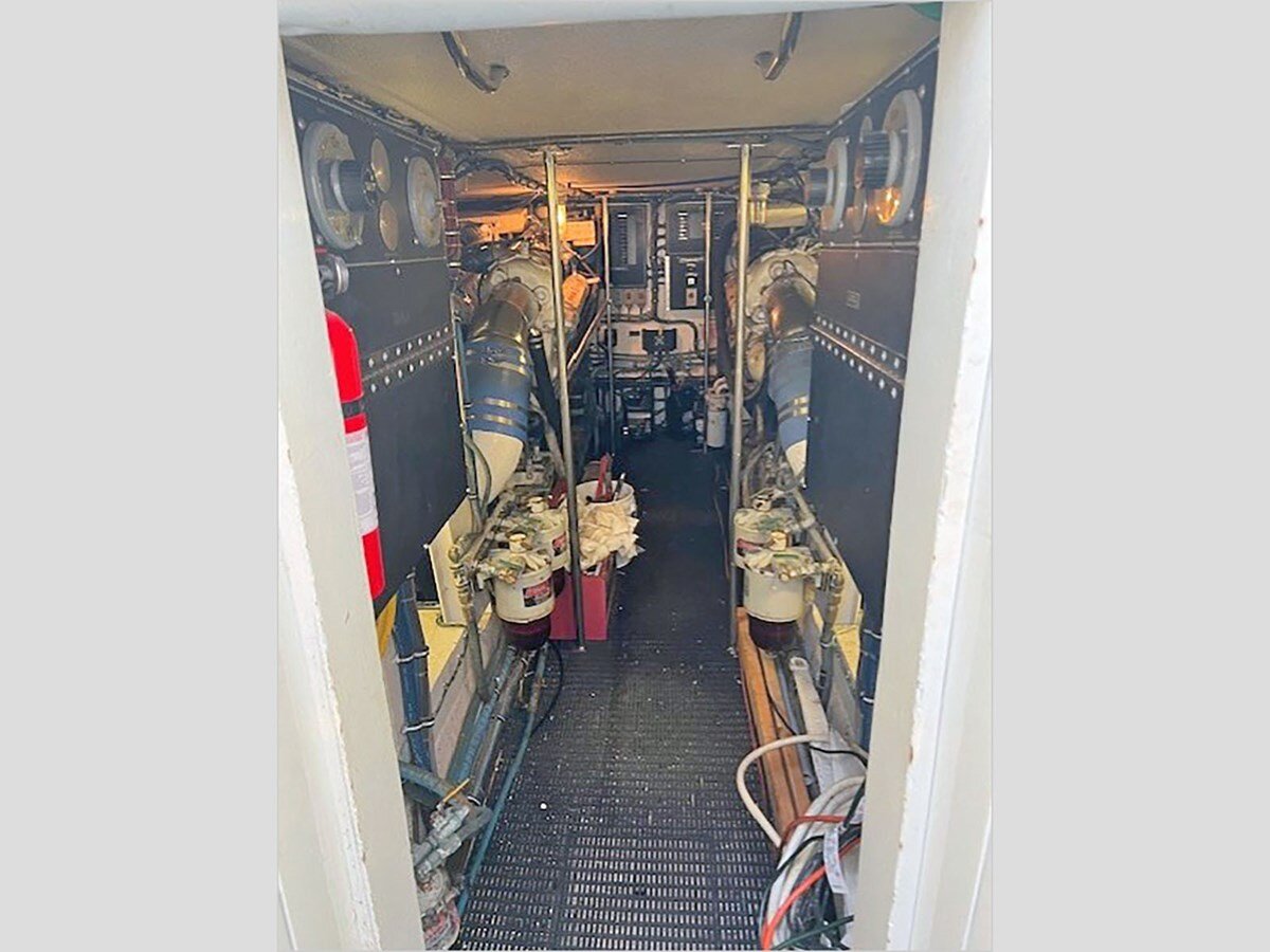 1990-hatteras-58-1-04ec22