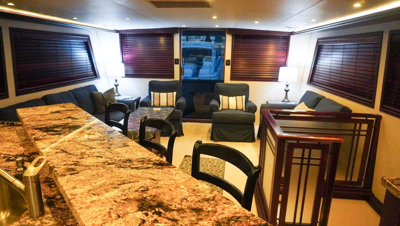 1990-hatteras-62-3-b5d22e