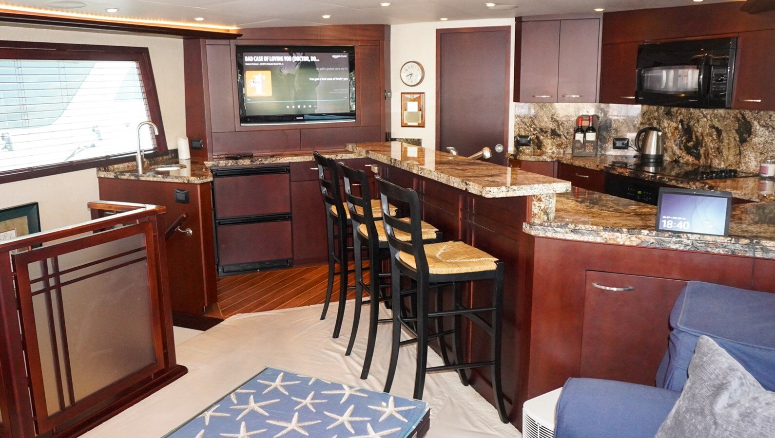 1990-hatteras-62-3-b5d22e