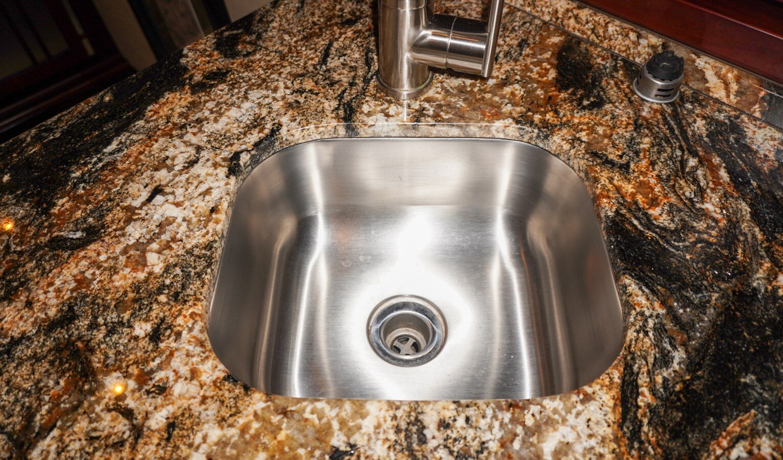 1990-hatteras-62-3-b5d22e