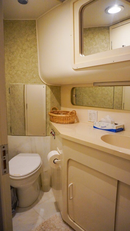 1990-hatteras-62-3-b5d22e