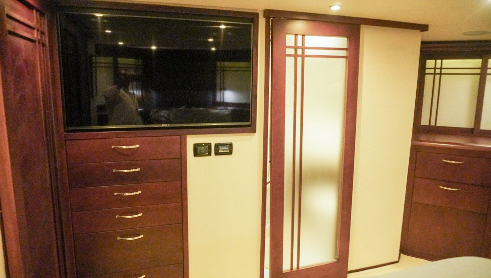 1990-hatteras-62-3-b5d22e