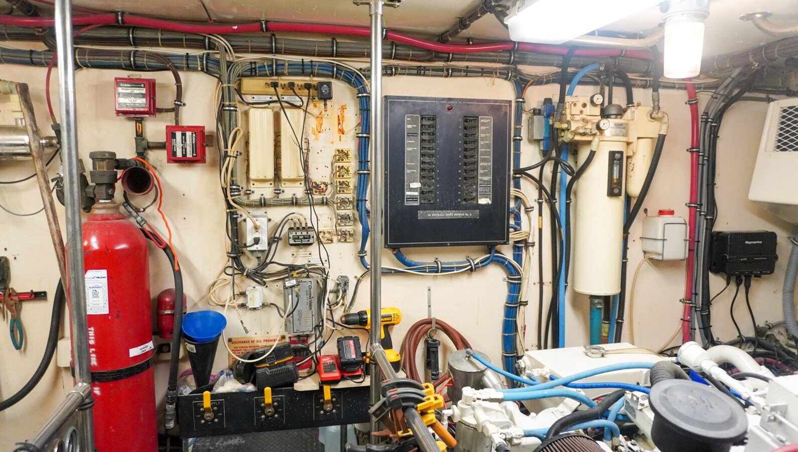 1990-hatteras-62-3-b5d22e