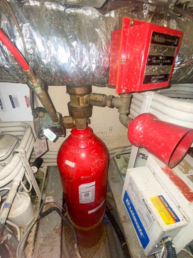 1990-hatteras-62-3-b5d22e