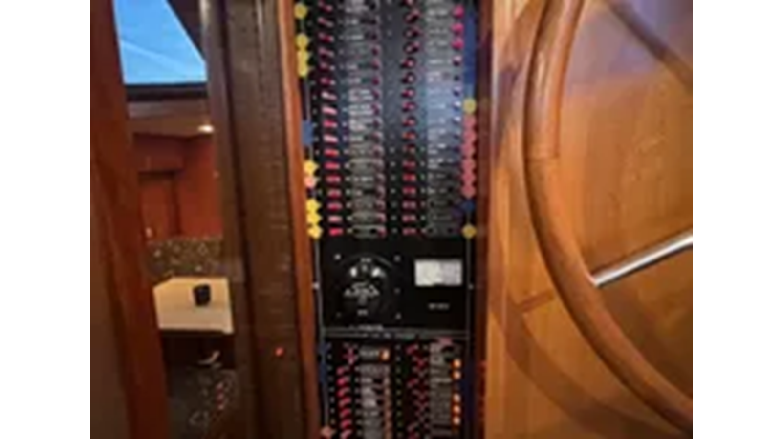 1990-kha-shing-58-e35507