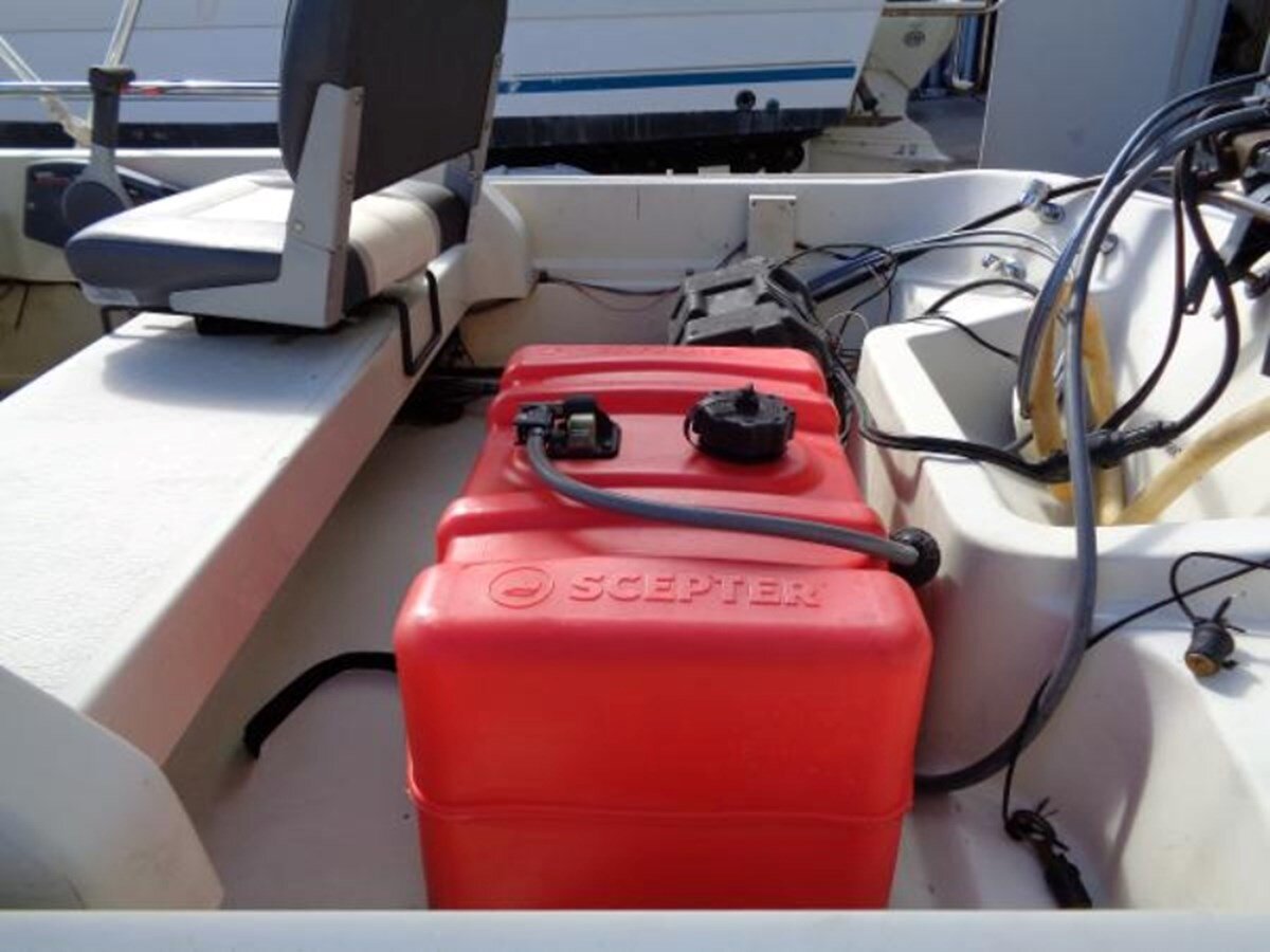 1991-boston-whaler-13-f7c8c8