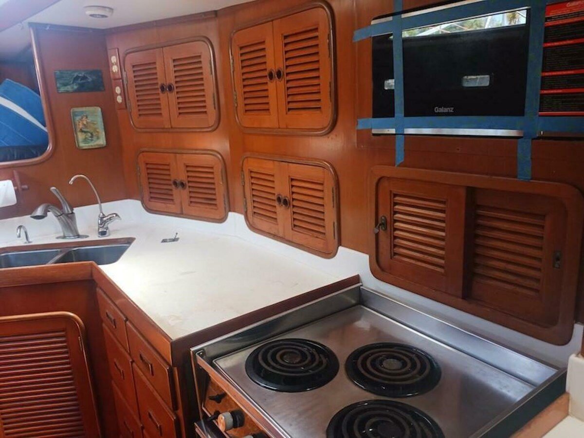 1991-tayana-55-6-8d8bd5