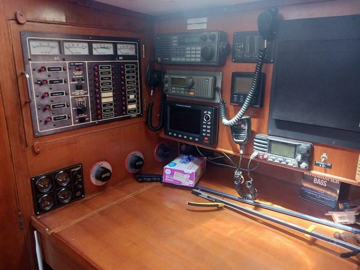 1991-tayana-55-6-8d8bd5