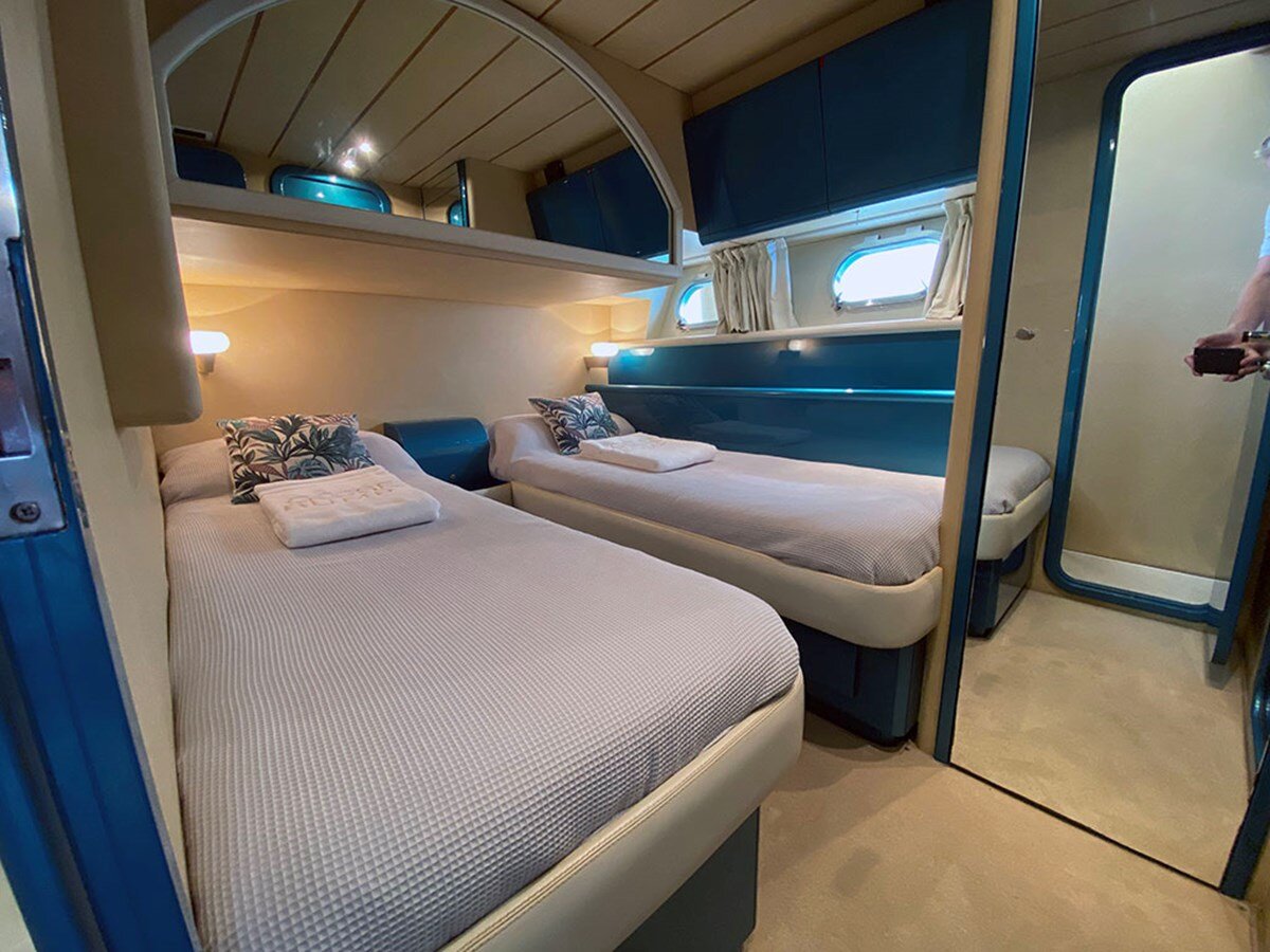 1992-ferretti-yachts-63-6-167f29