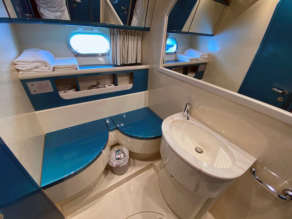 1992-ferretti-yachts-63-6-167f29