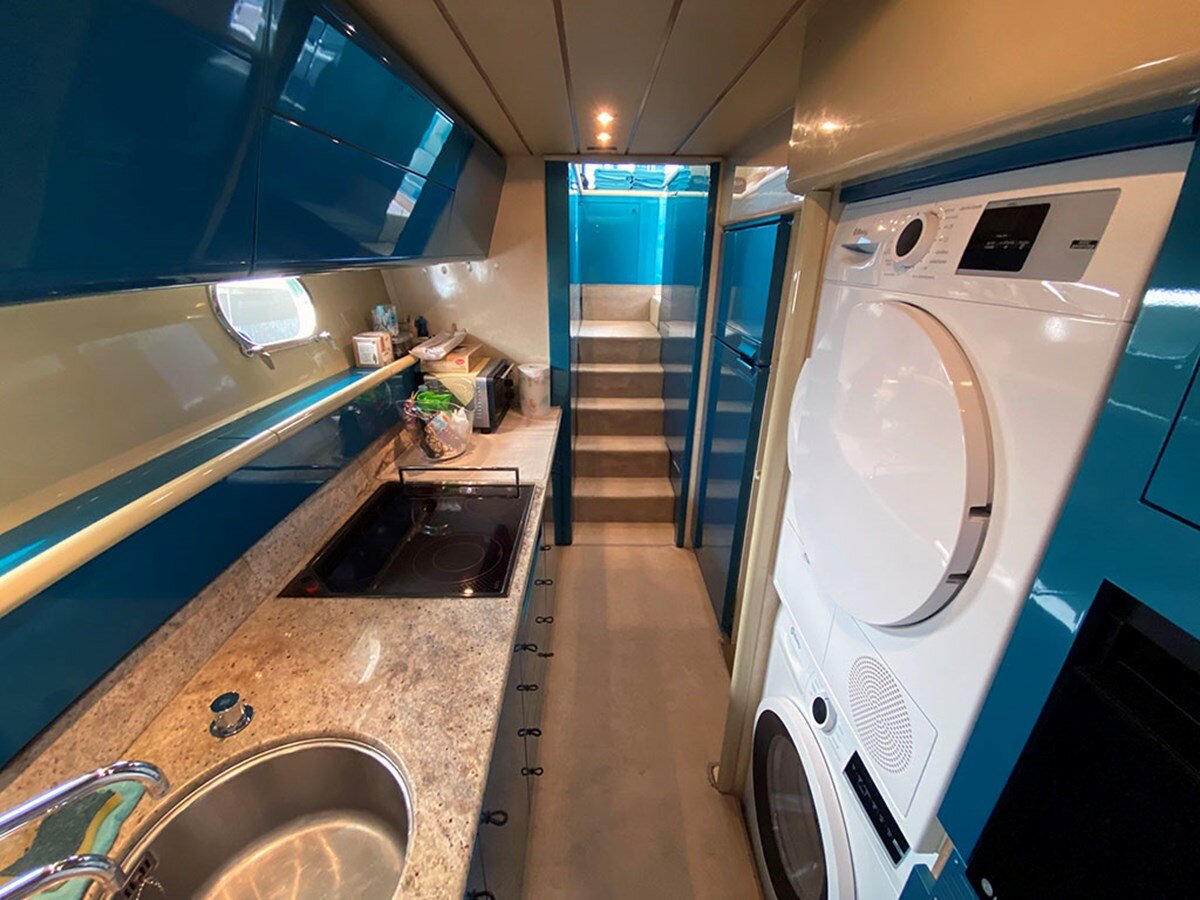 1992-ferretti-yachts-63-6-167f29