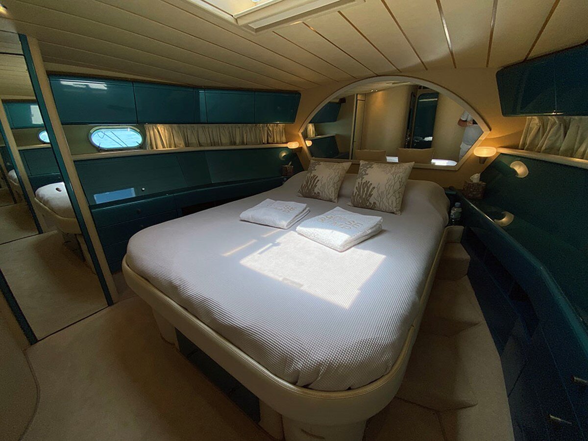 1992-ferretti-yachts-63-6-167f29