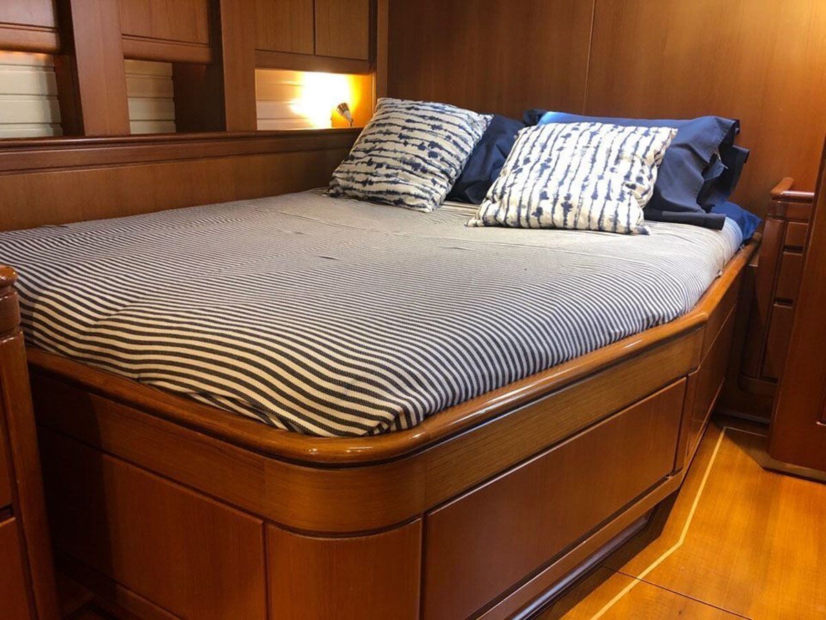 1992-royal-huisman-83-7-3a0142