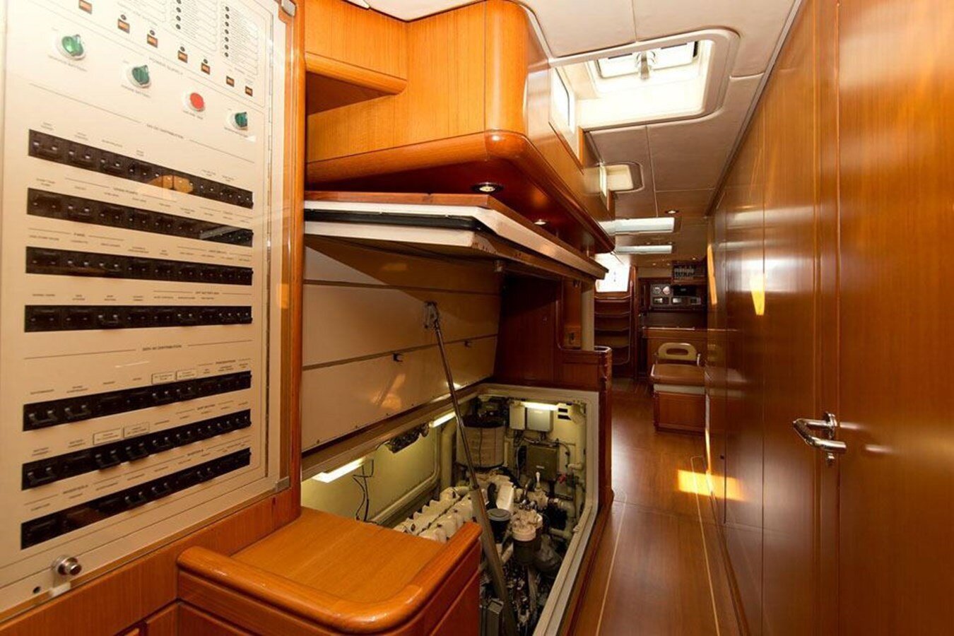 1992-royal-huisman-83-7-3a0142